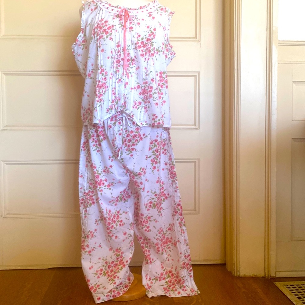 LA CERA Pajamas NWOT